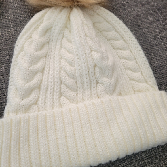 Jcrew pom pom beanie - Picture 4 of 8